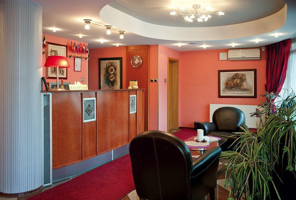 Leonardo Hotel Skopje Bagian luar foto