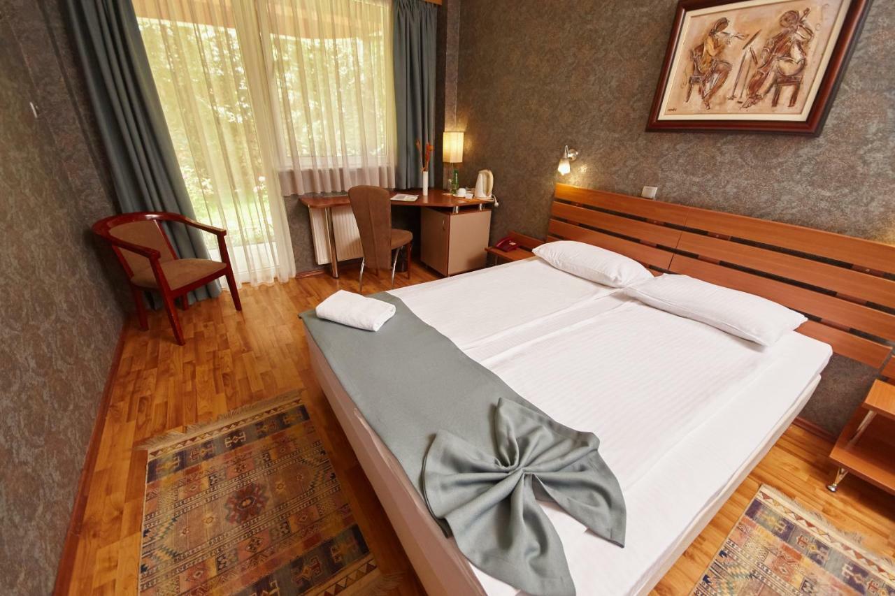 Leonardo Hotel Skopje Bagian luar foto