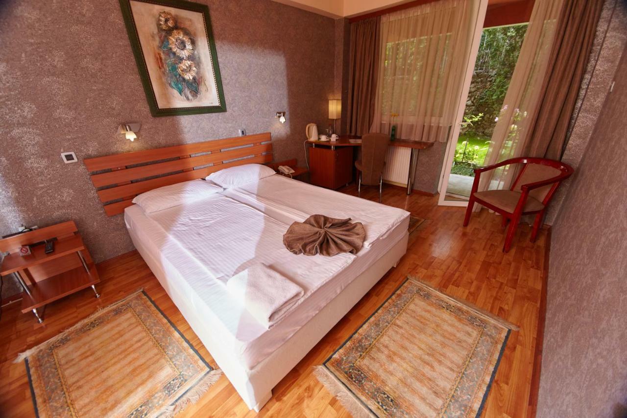 Leonardo Hotel Skopje Bagian luar foto
